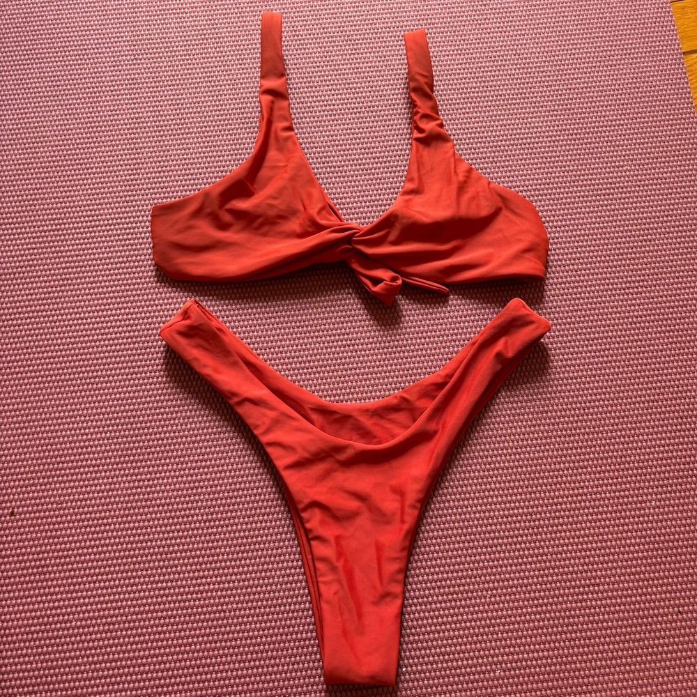 SHEIN Twist Front High Cut Bikini